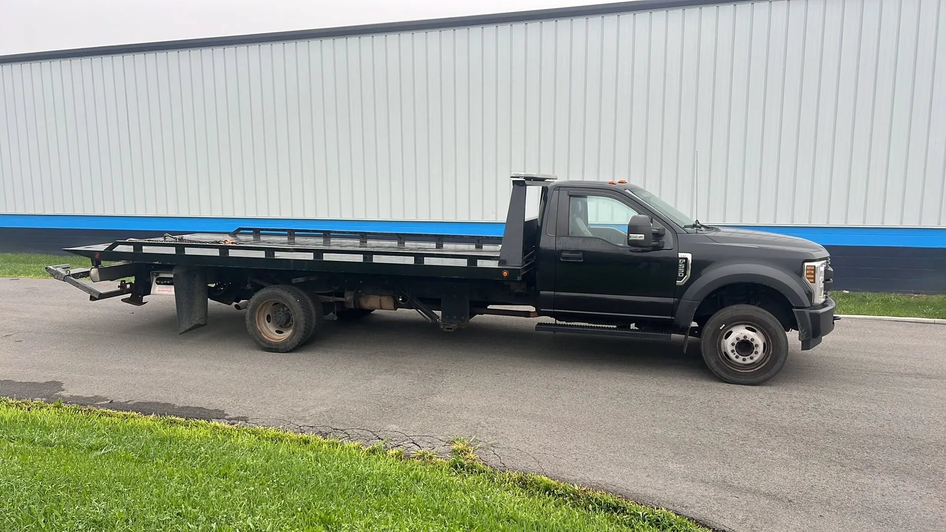 Used 2019 Ford F550 2WD Regular Cab Super Duty w/ Power Equipment Group image 4