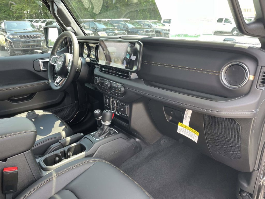 New 2027 Jeep Wrangler Unlimited Sahara AWD/4WD image 16