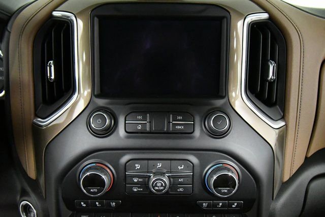 Used 2022 Chevrolet Silverado 3500 High Country w/ Technology Package image 4