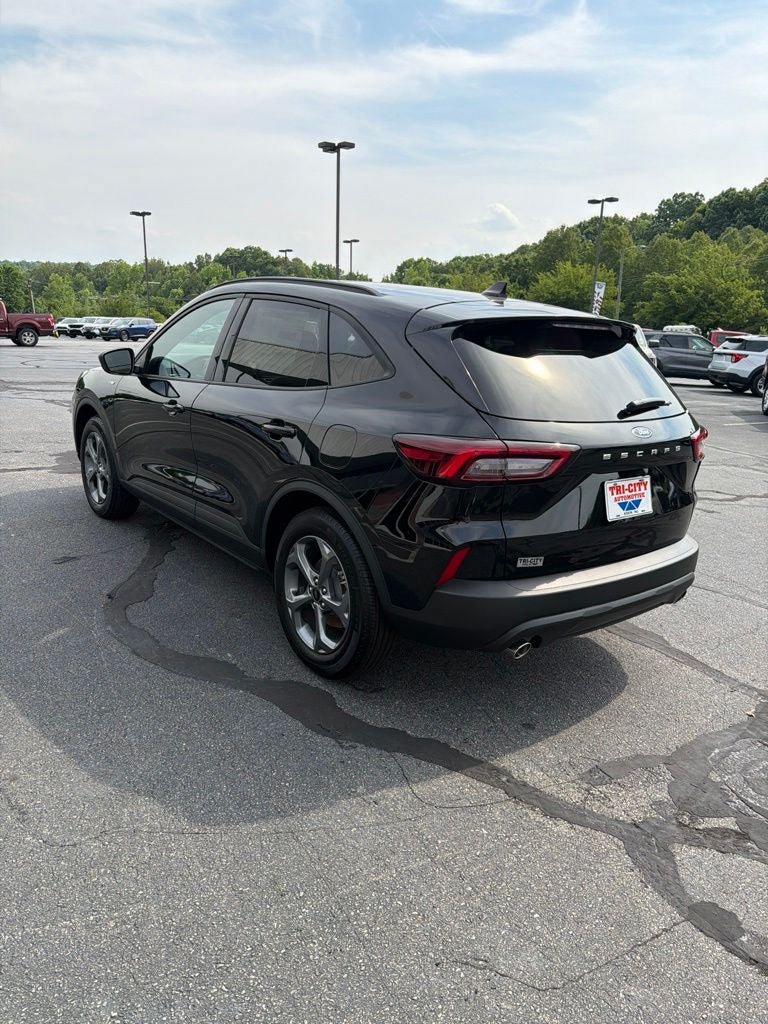 New 2025 Ford Escape ST-Line w/ Cold Weather Package FWD image 23