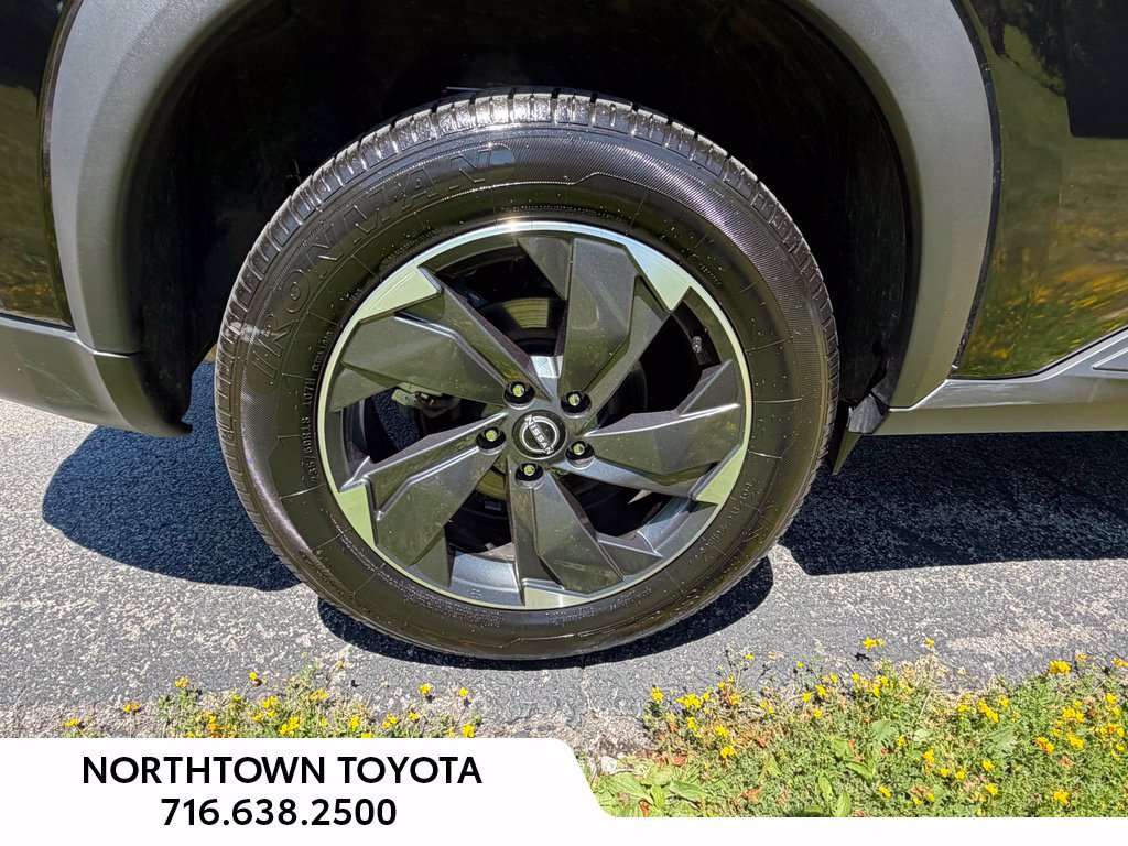 Used 2025 Nissan Rogue SV AWD/4WD image 19