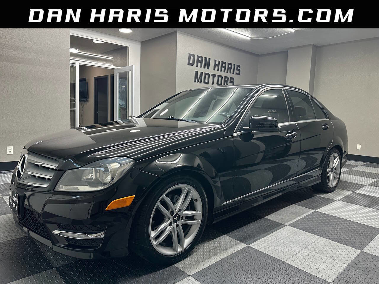 Used 2012 Mercedes-Benz C 300 4MATIC Sedan image 1