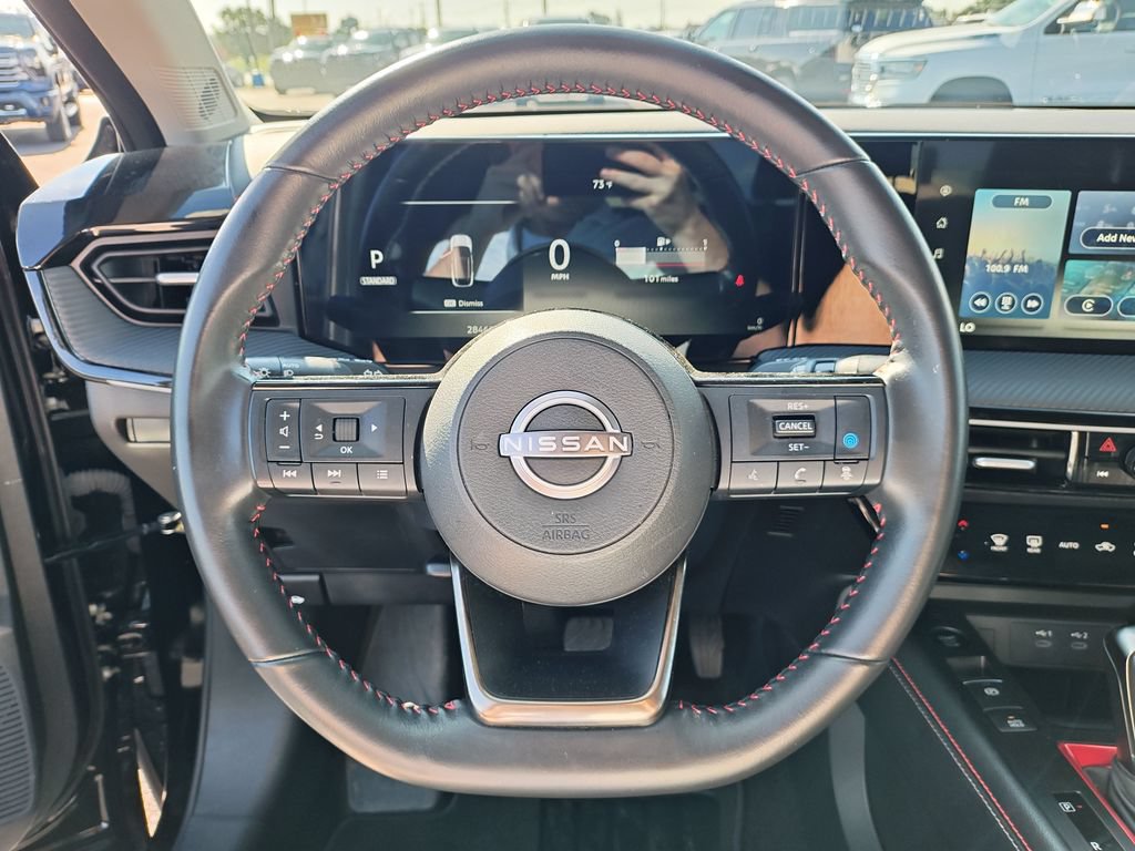 Used 2025 Nissan Kicks SR AWD/4WD image 19