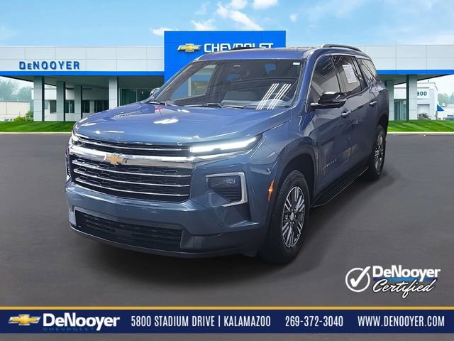 Used 2024 Chevrolet Traverse LT w/ Enhanced Driving Package image 1