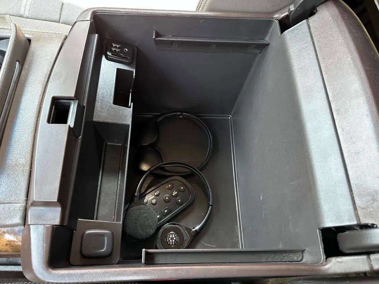 Used 2015 GMC Yukon XL Denali w/ Premium Package AWD/4WD image 29