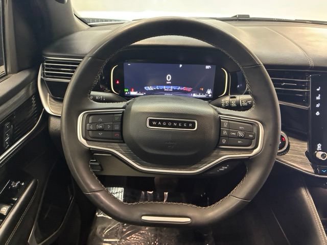 Used 2023 Jeep Wagoneer L Series III w/ Premium Group I AWD/4WD image 17