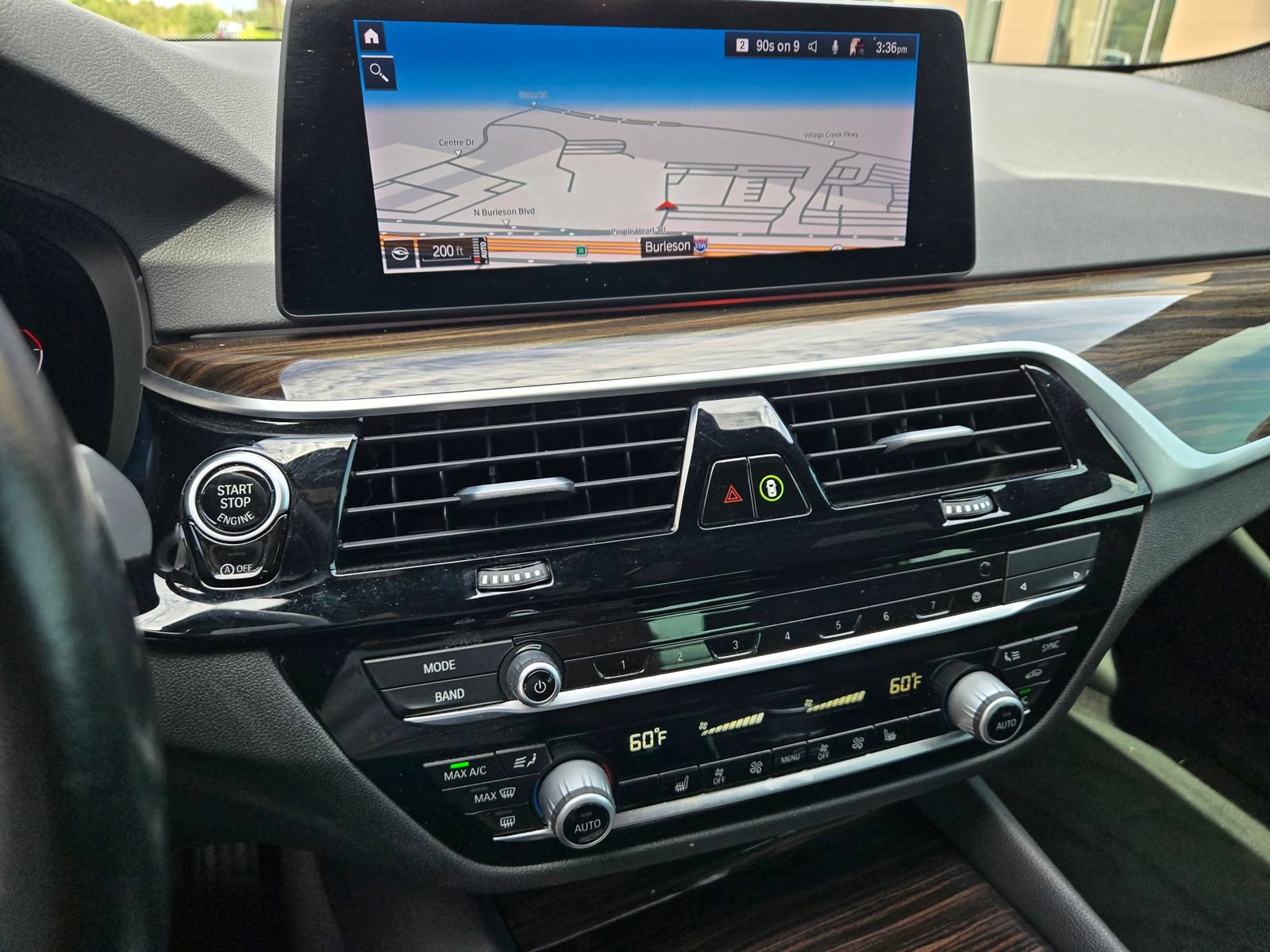 Used 2020 BMW 530i w/ Premium Package RWD image 15