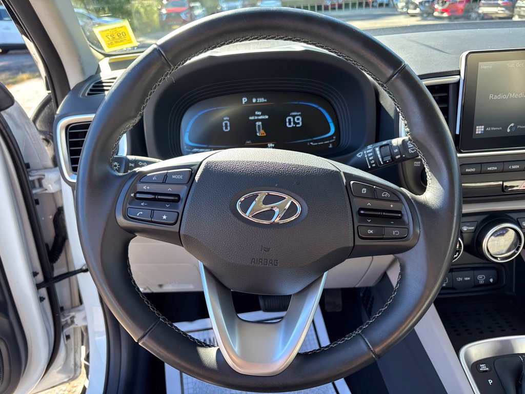 New 2026 Hyundai Venue SEL FWD image 18
