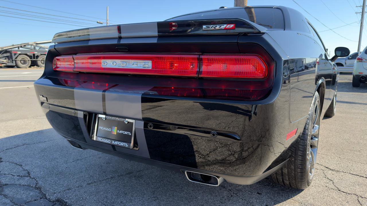 Used 2014 Dodge Challenger SRT8 w/ Harman/Kardon Audio Group image 15