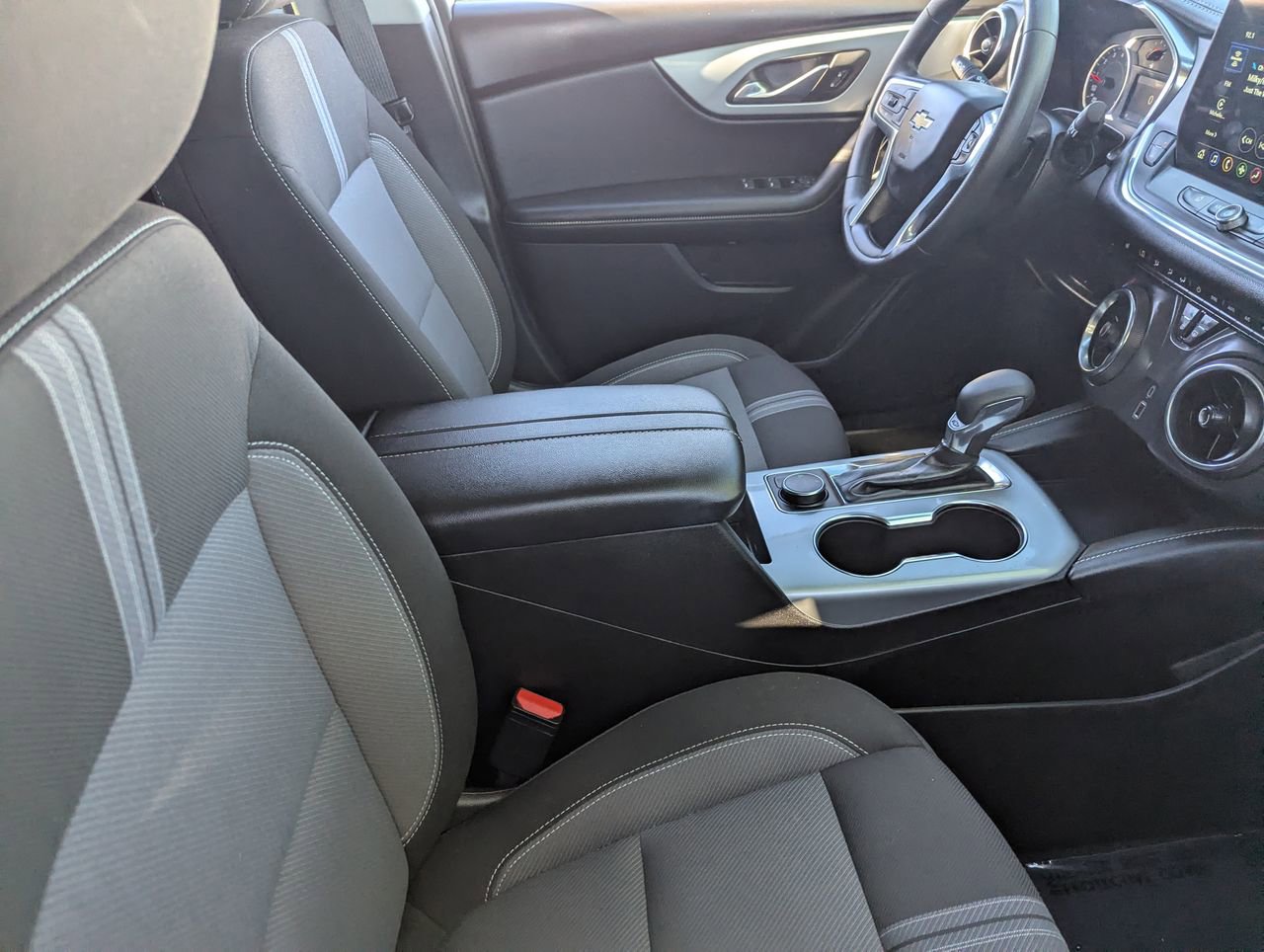 Used 2025 Chevrolet Blazer LT image 6