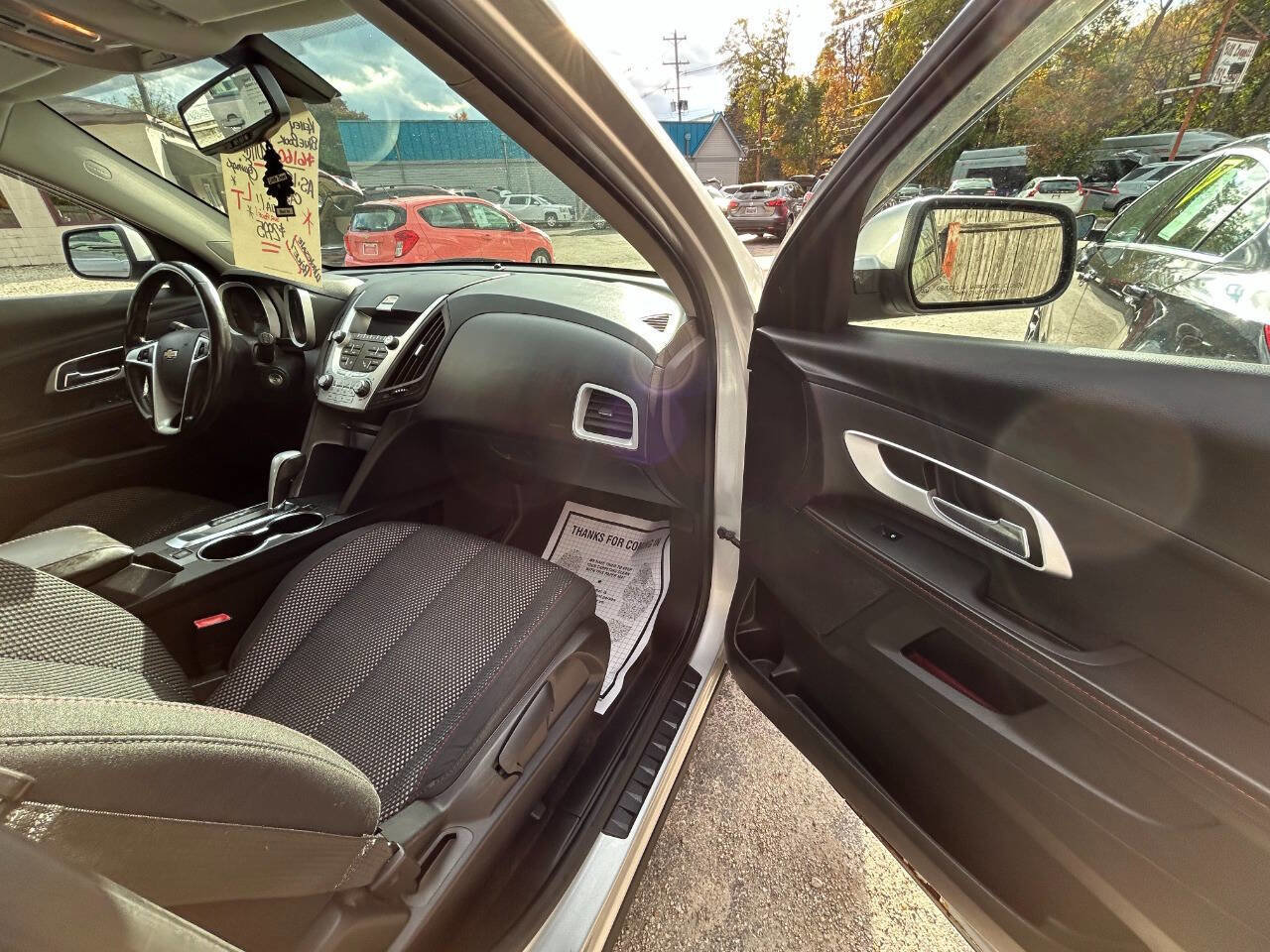 Used 2011 Chevrolet Equinox LT w/ Driver Convenience Package image 9