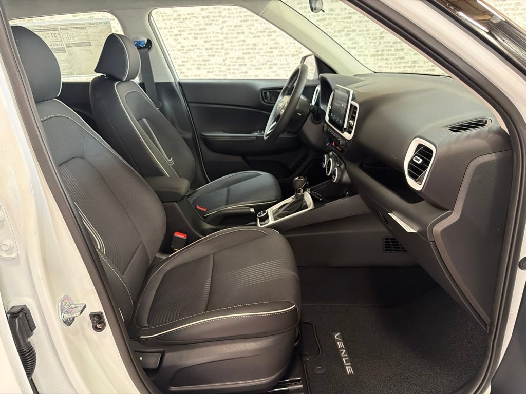 New 2026 Hyundai Venue SEL FWD image 11
