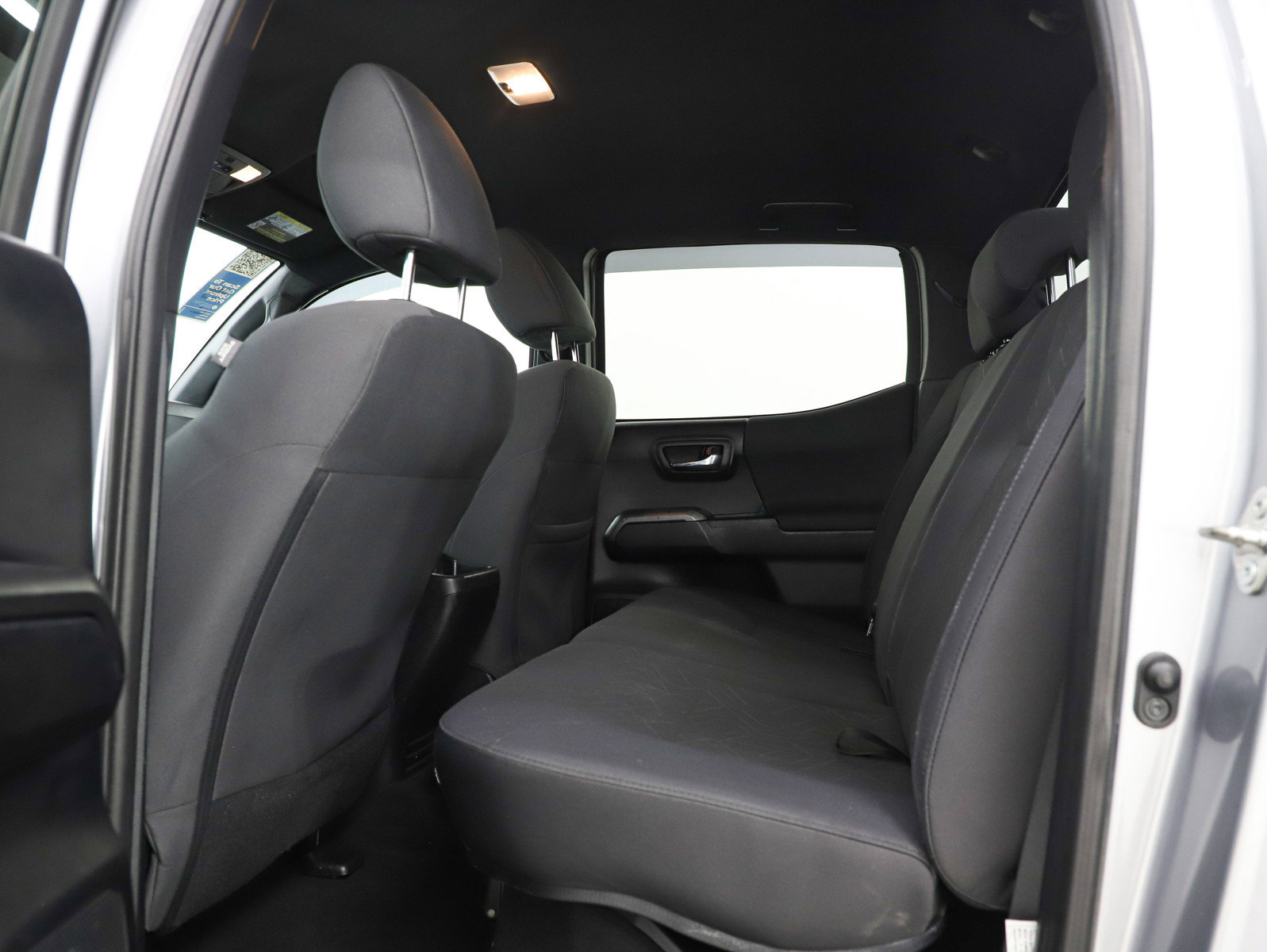 Used 2018 Toyota Tacoma TRD Sport AWD/4WD image 19