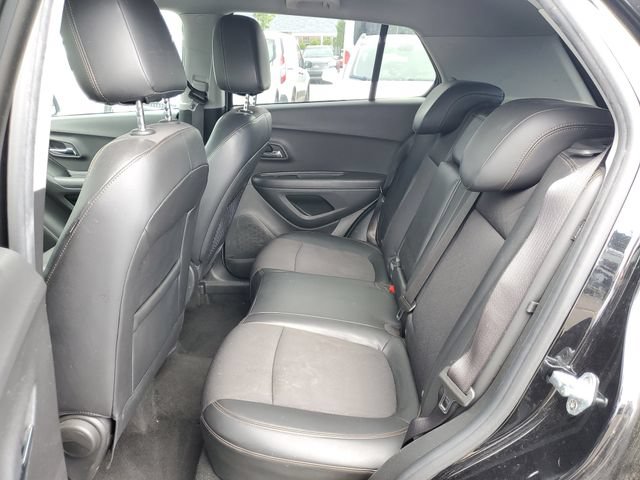 Used 2020 Chevrolet Trax LT w/ LT Convenience Package AWD/4WD image 27