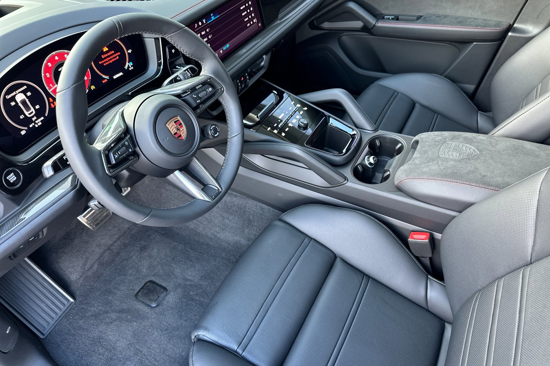 New 2026 Porsche Cayenne GTS image 4
