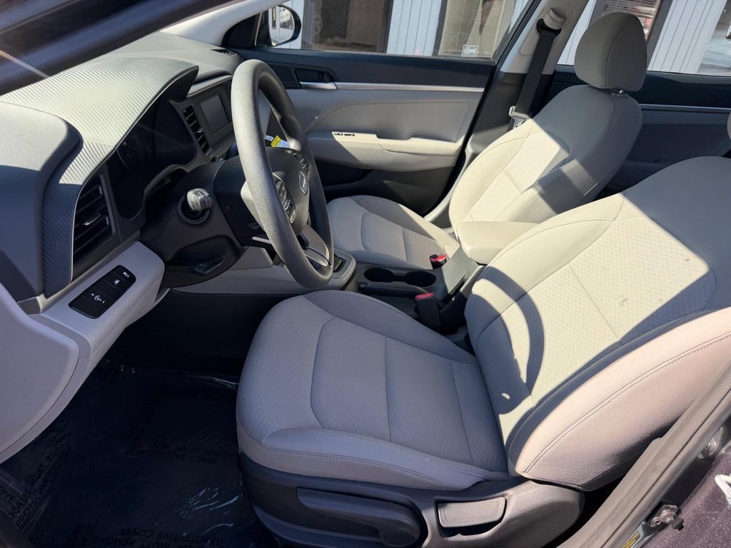 Used 2020 Hyundai Elantra SE FWD image 15