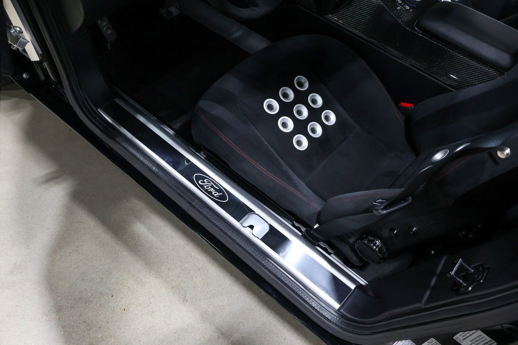 Used 2006 Ford GT RWD image 46