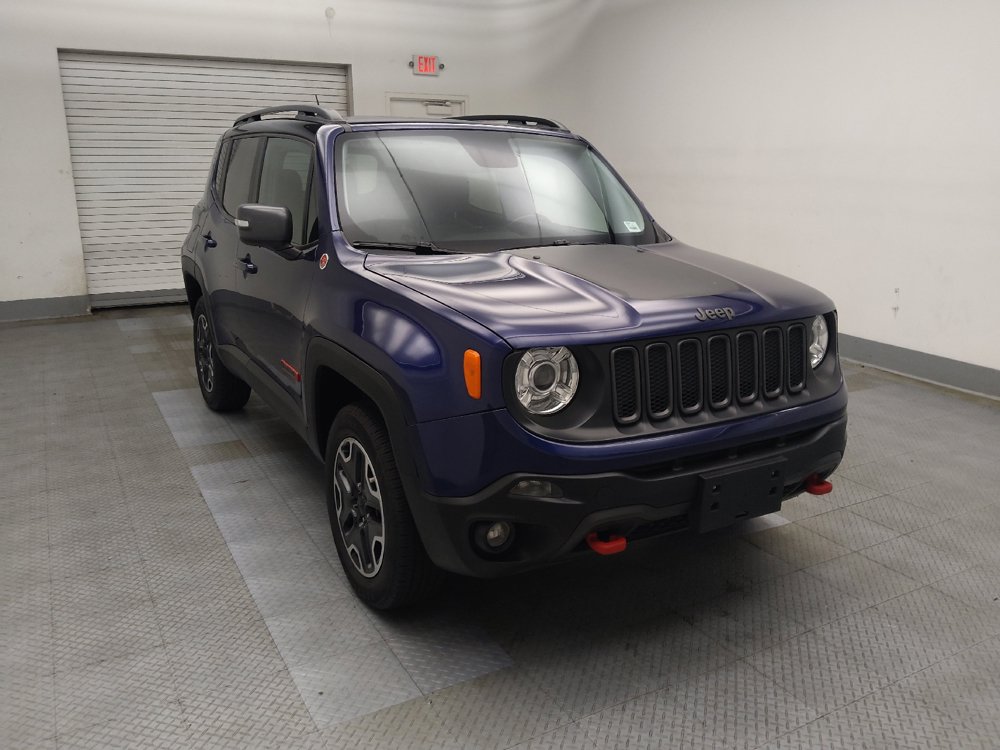 Used 2017 Jeep Renegade Trailhawk w/ Premium Trailhawk Package AWD/4WD image 13