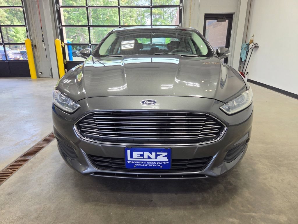 Used 2015 Ford Fusion SE FWD image 3