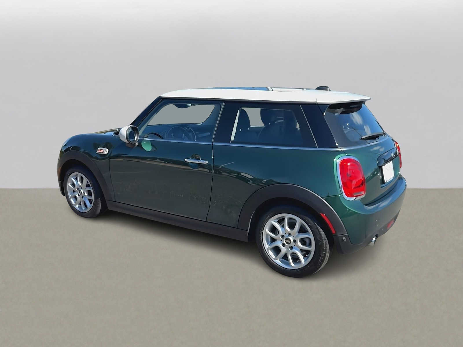Used 2019 MINI Cooper 2-Door Hardtop FWD image 2