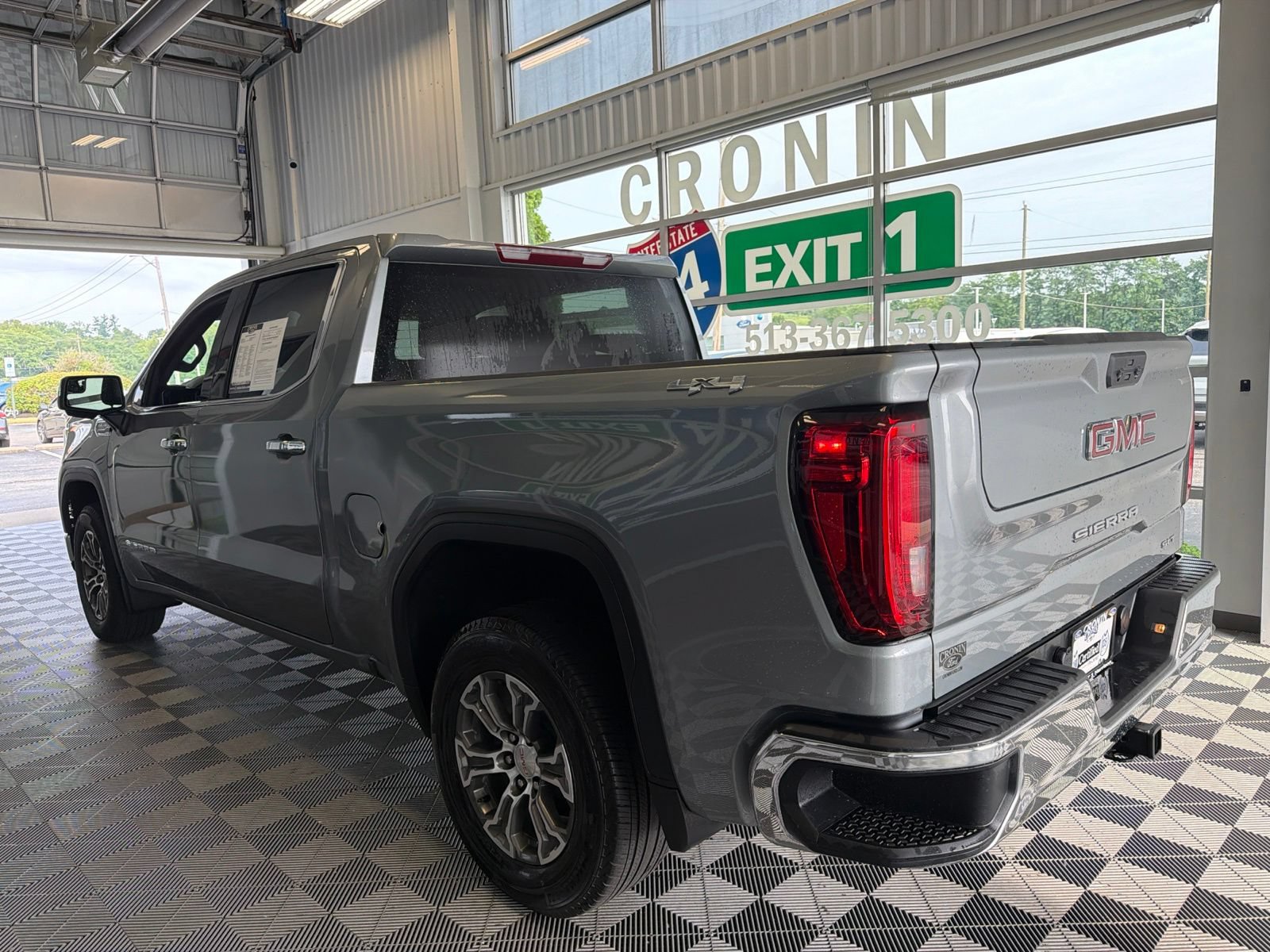 Used 2026 GMC Sierra 1500 SLT AWD/4WD image 4