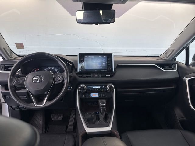 Used 2019 Toyota RAV4 Limited FWD image 17