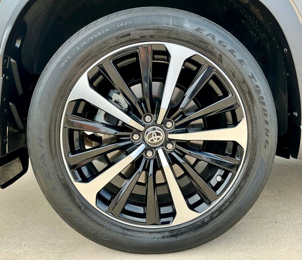Used 2022 Toyota Highlander XSE FWD image 22