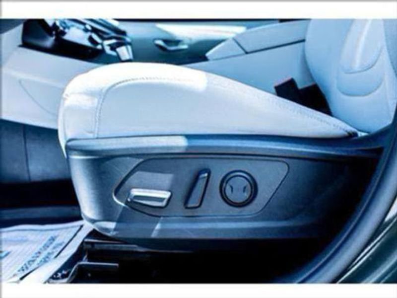 New 2025 Hyundai Tucson SEL image 10