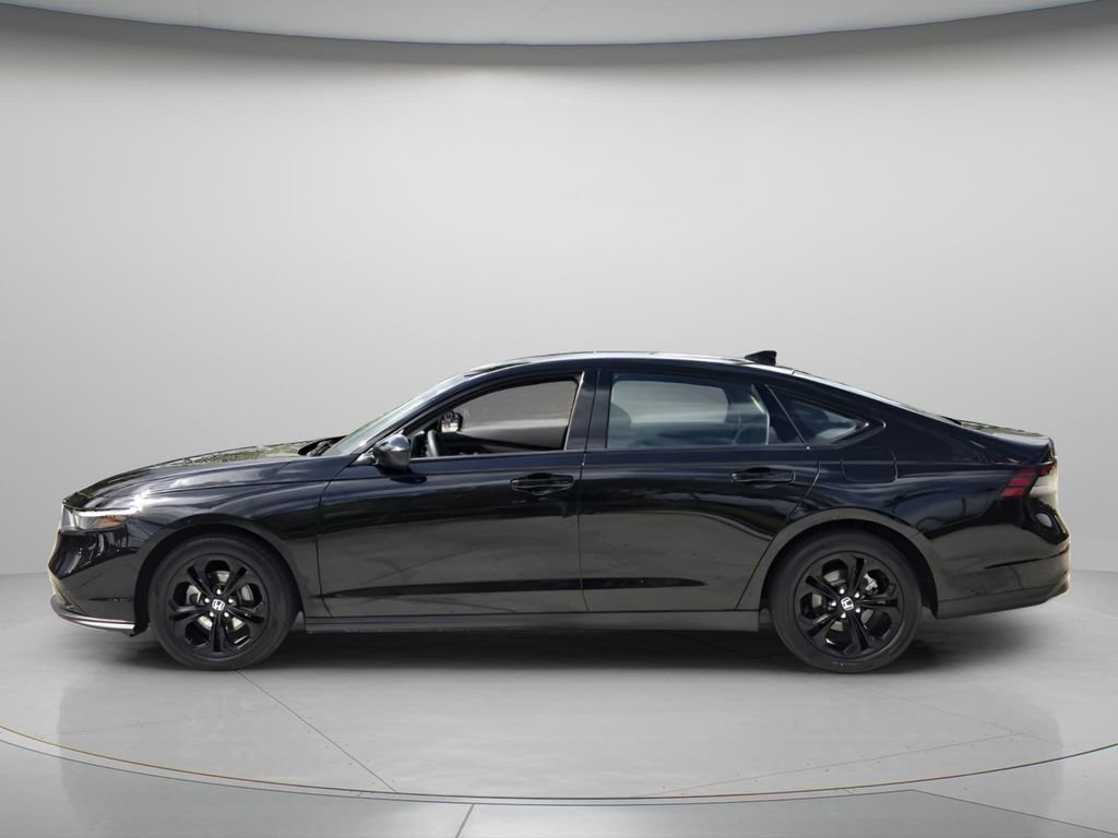 Certified 2025 Honda Accord SE image 4