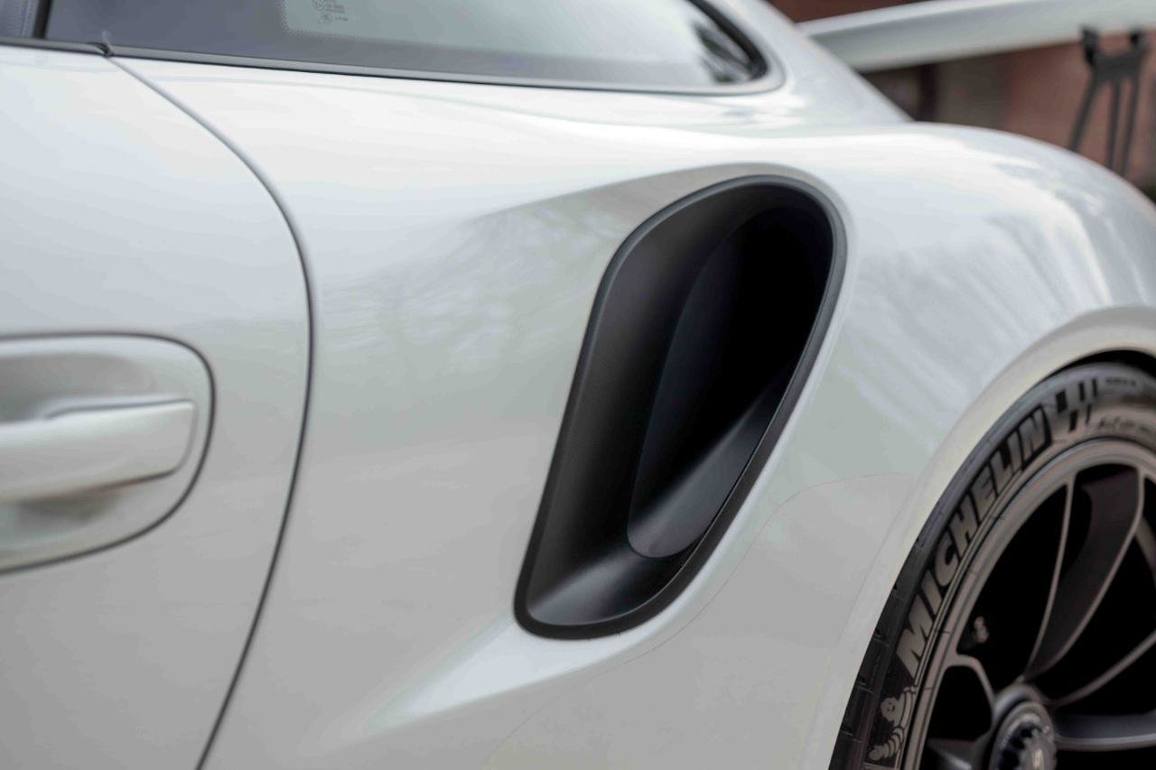 Used 2016 Porsche 911 GT3 RS image 28