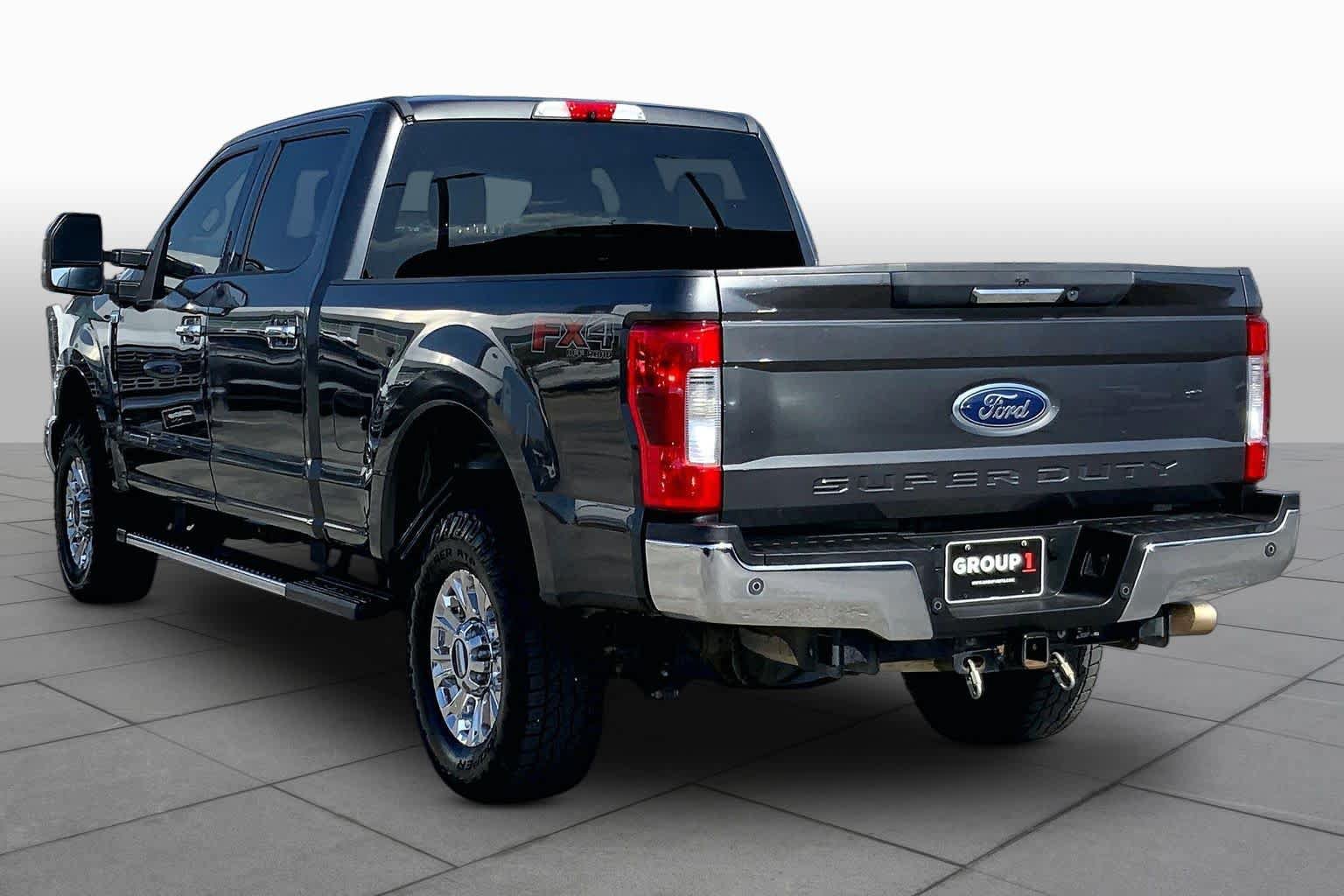 Used 2018 Ford F250 XLT w/ XLT Premium Package AWD/4WD image 12