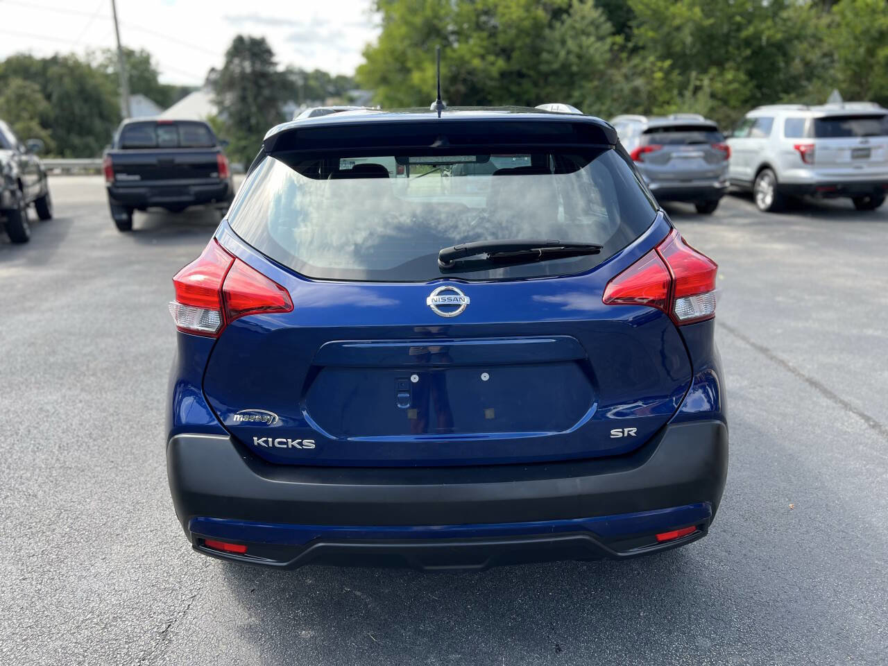 Used 2019 Nissan Kicks SR w/ SR Premium Package image 6