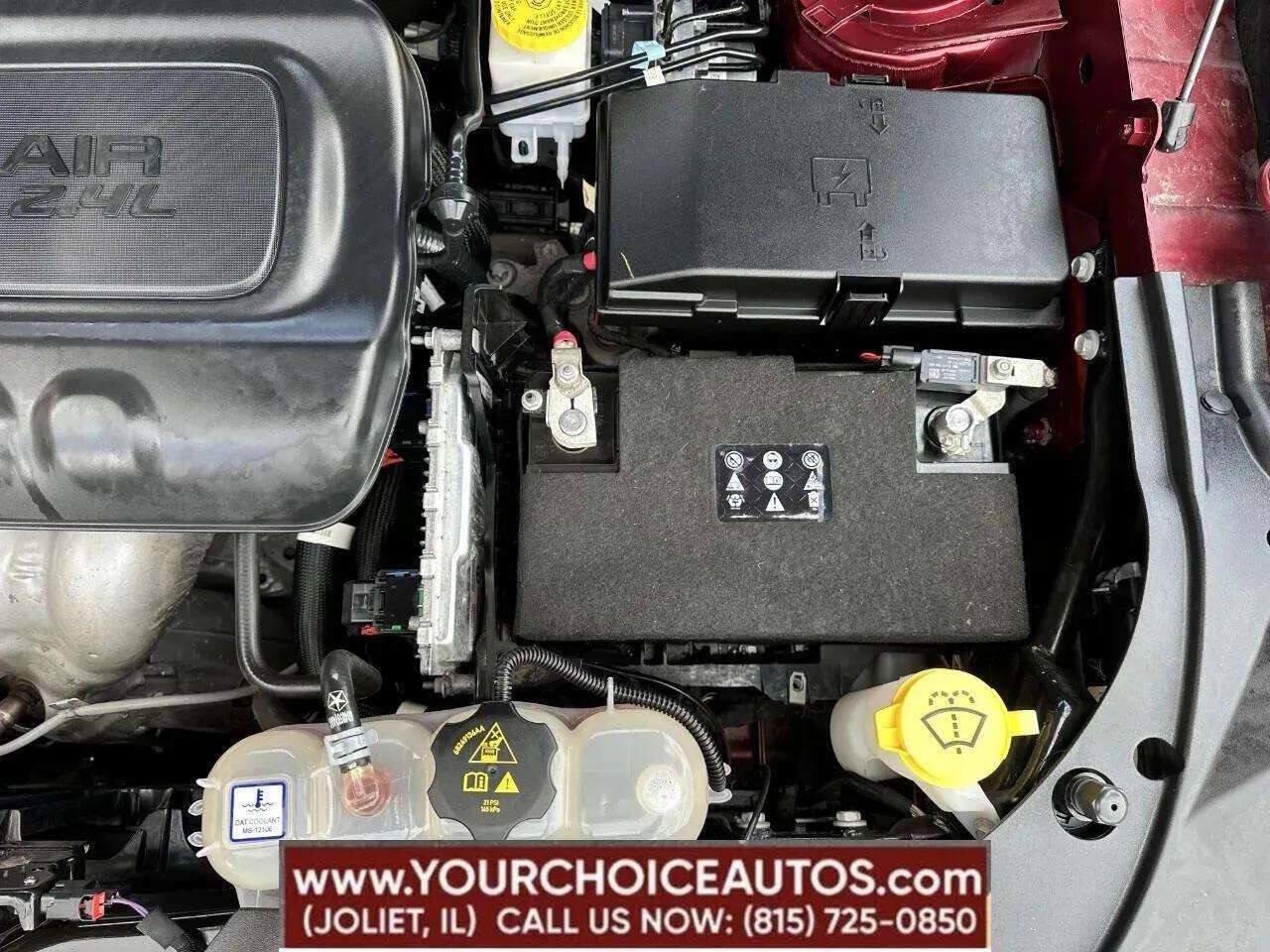 Used 2021 Jeep Cherokee Latitude Plus FWD image 38