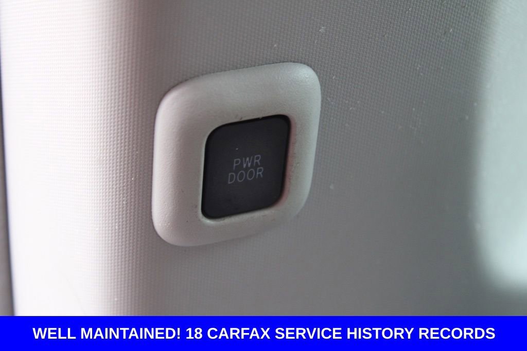 Used 2014 Toyota Sienna LE image 23