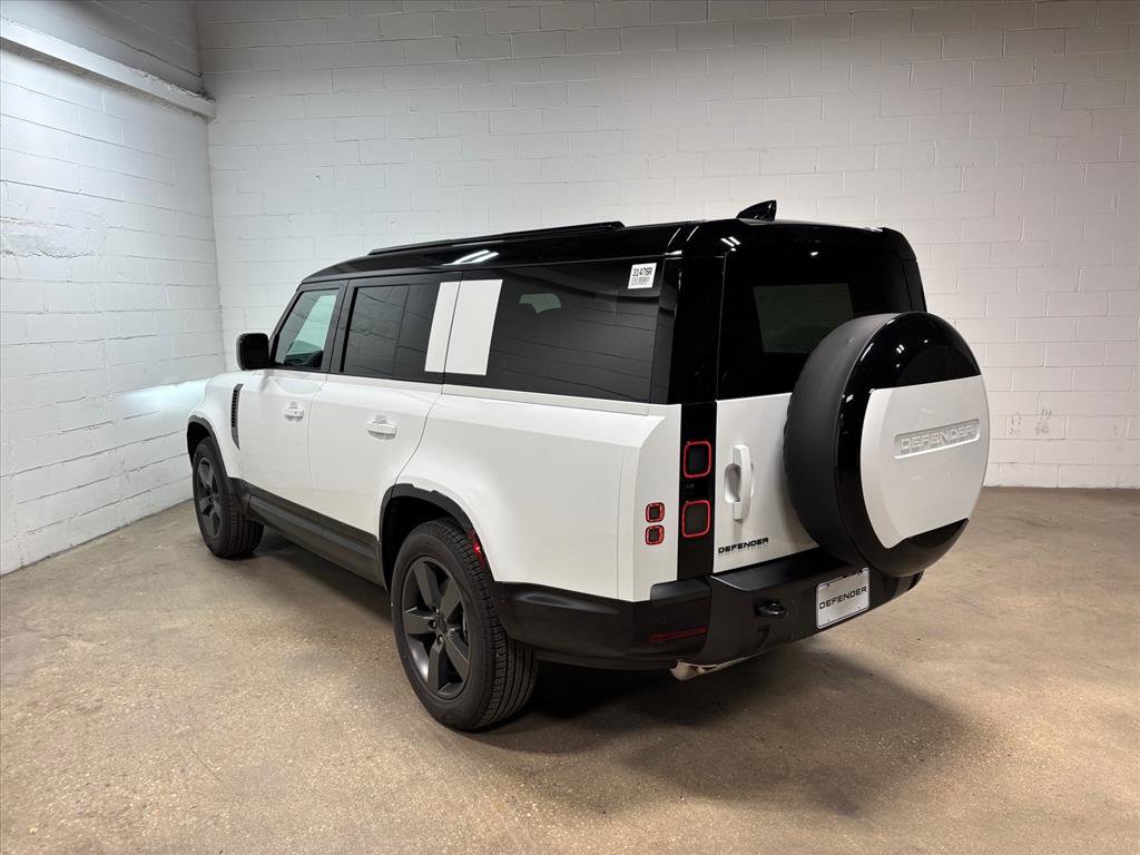 New 2026 Land Rover Defender 130 X-Dynamic SE image 9