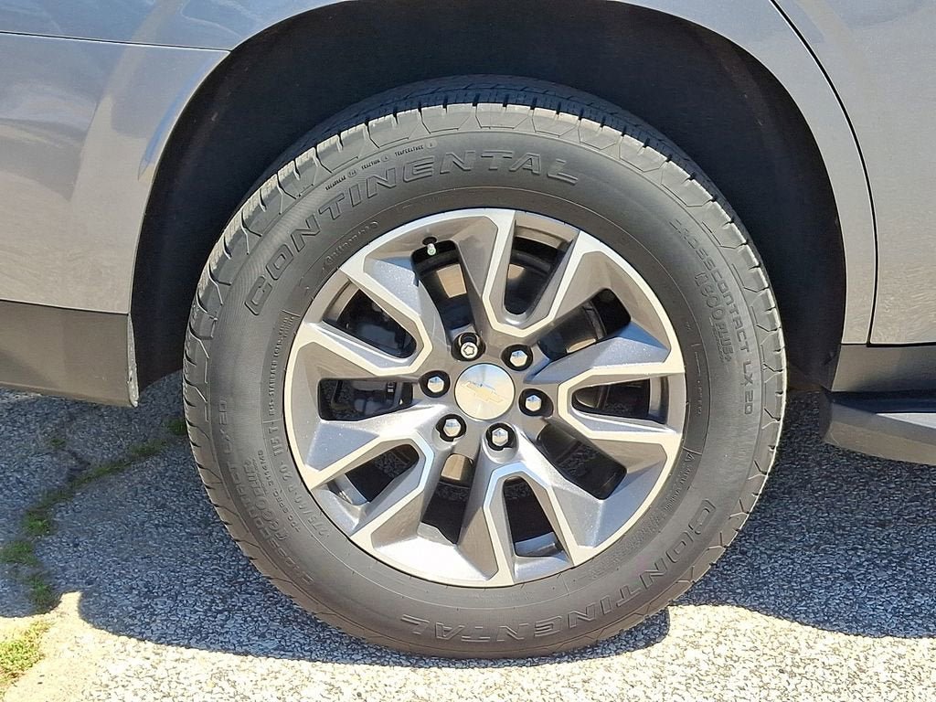 Used 2022 Chevrolet Tahoe LT w/ Luxury Package AWD/4WD image 9