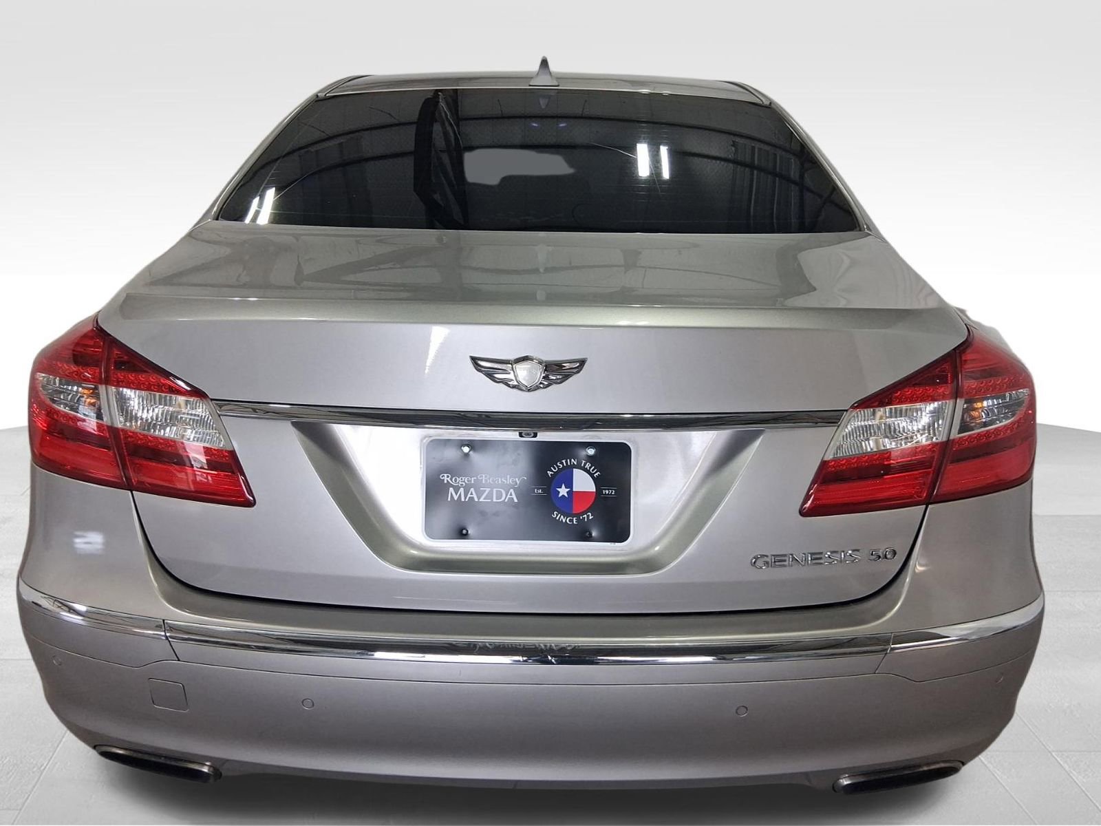 Used 2012 Hyundai Genesis 5.0 image 6