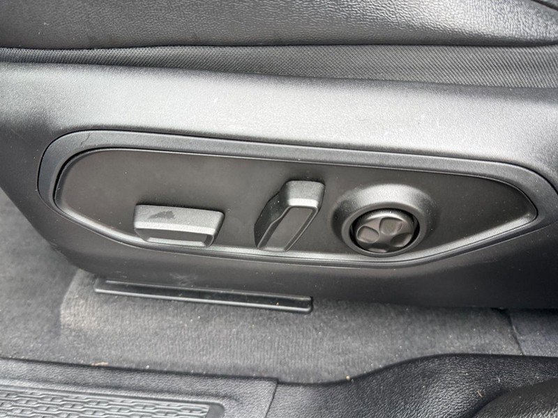 Used 2023 Jeep Grand Cherokee L Laredo image 17