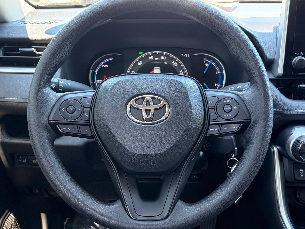 Used 2025 Toyota RAV4 LE AWD/4WD image 24