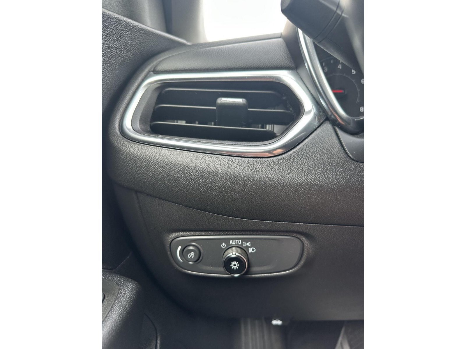 Used 2022 Chevrolet Equinox LT AWD/4WD image 52