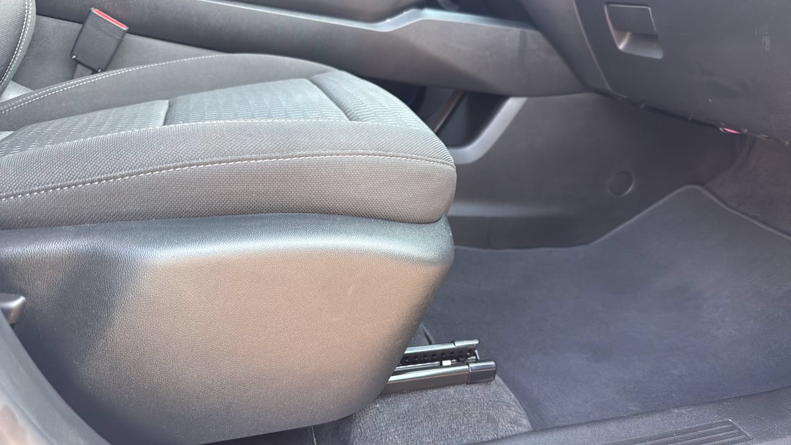 Used 2026 Chevrolet Equinox LT AWD/4WD image 21