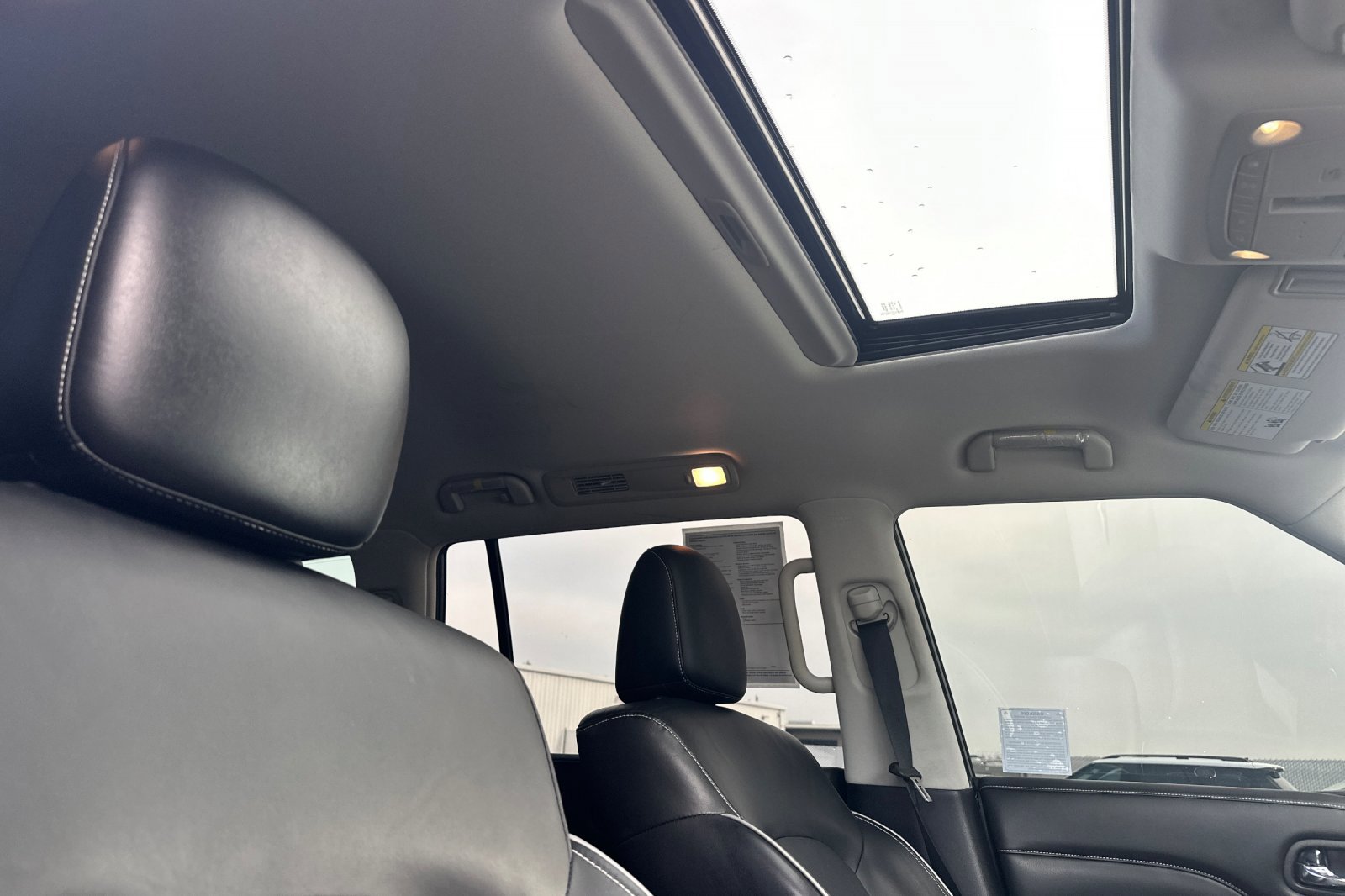 Used 2022 INFINITI QX80 Premium Select w/ Cargo Package image 18