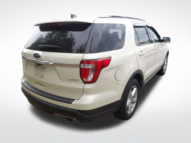 Used 2018 Ford Explorer XLT FWD image 16