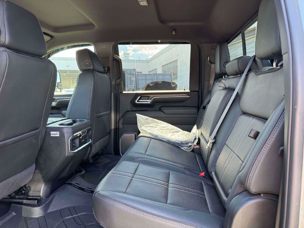 Used 2025 Chevrolet Silverado 3500 High Country AWD/4WD image 14