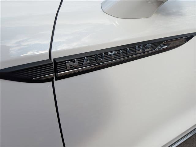 Certified 2022 Lincoln Nautilus Reserve image 10