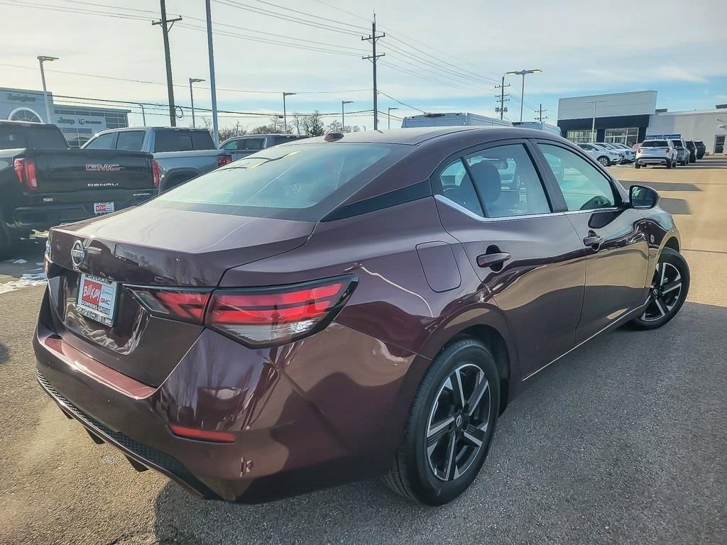 Used 2025 Nissan Sentra SV image 3