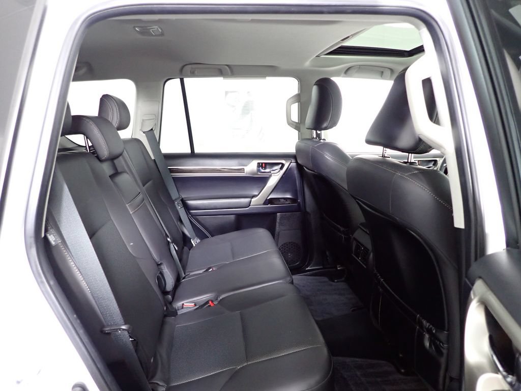 Used 2018 Lexus GX 460 w/ Preferred Accessory Package AWD/4WD image 38