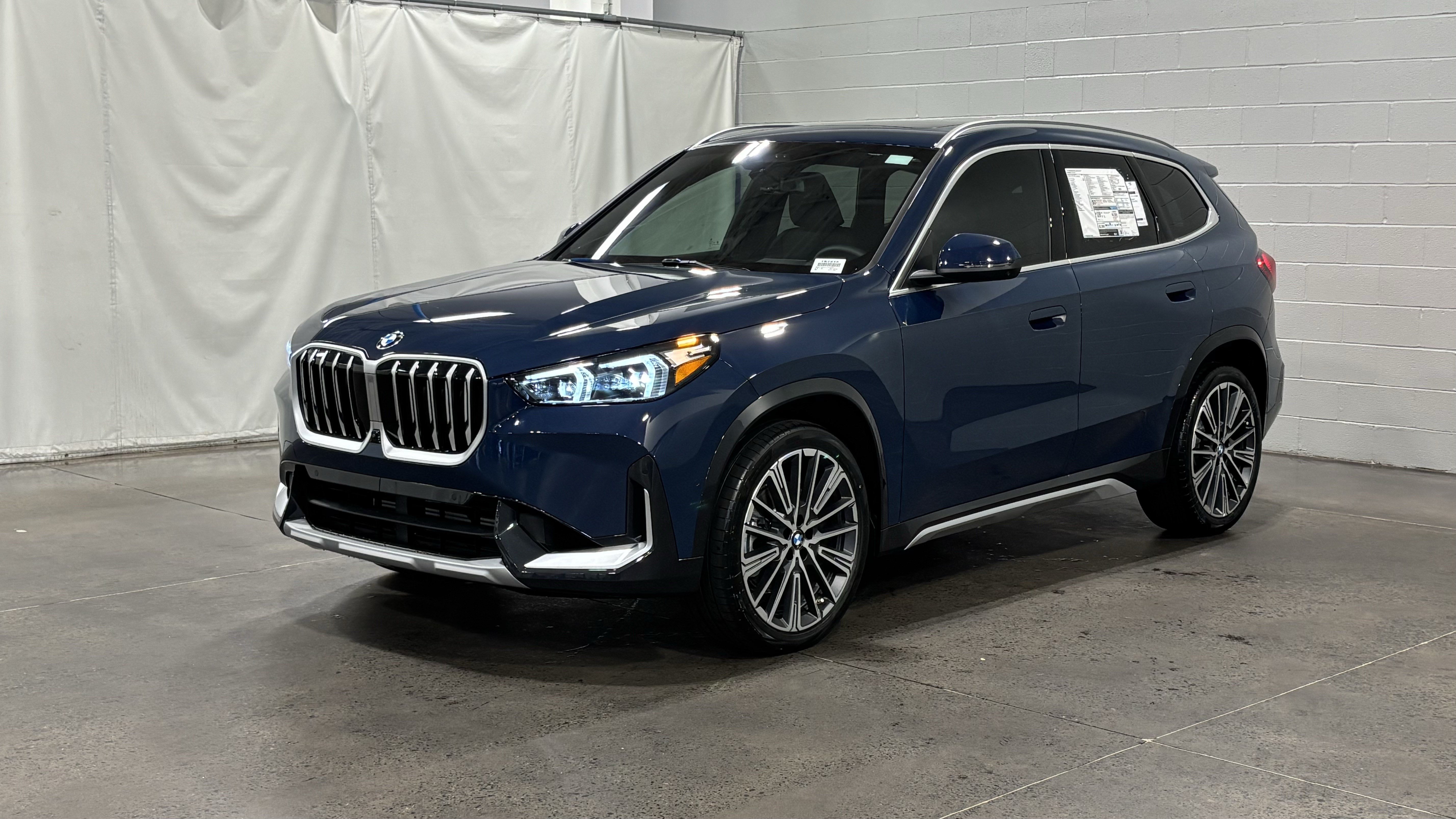 New 2026 BMW X1 xDrive28i w/ Technology Package AWD/4WD image 3