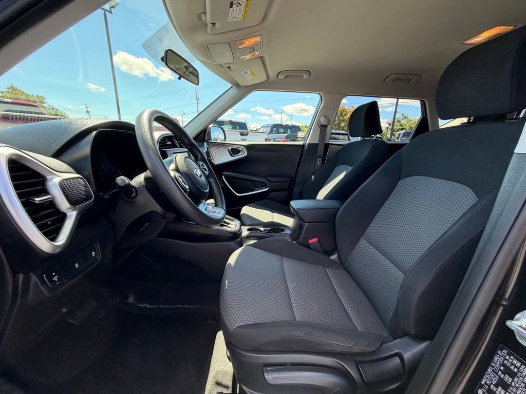 Used 2021 Kia Soul LX FWD image 18