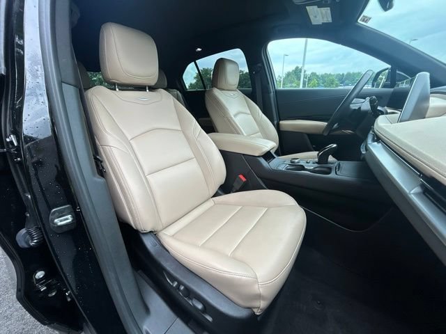 Used 2024 Cadillac XT4 Luxury w/ Cold Weather Package AWD/4WD image 40